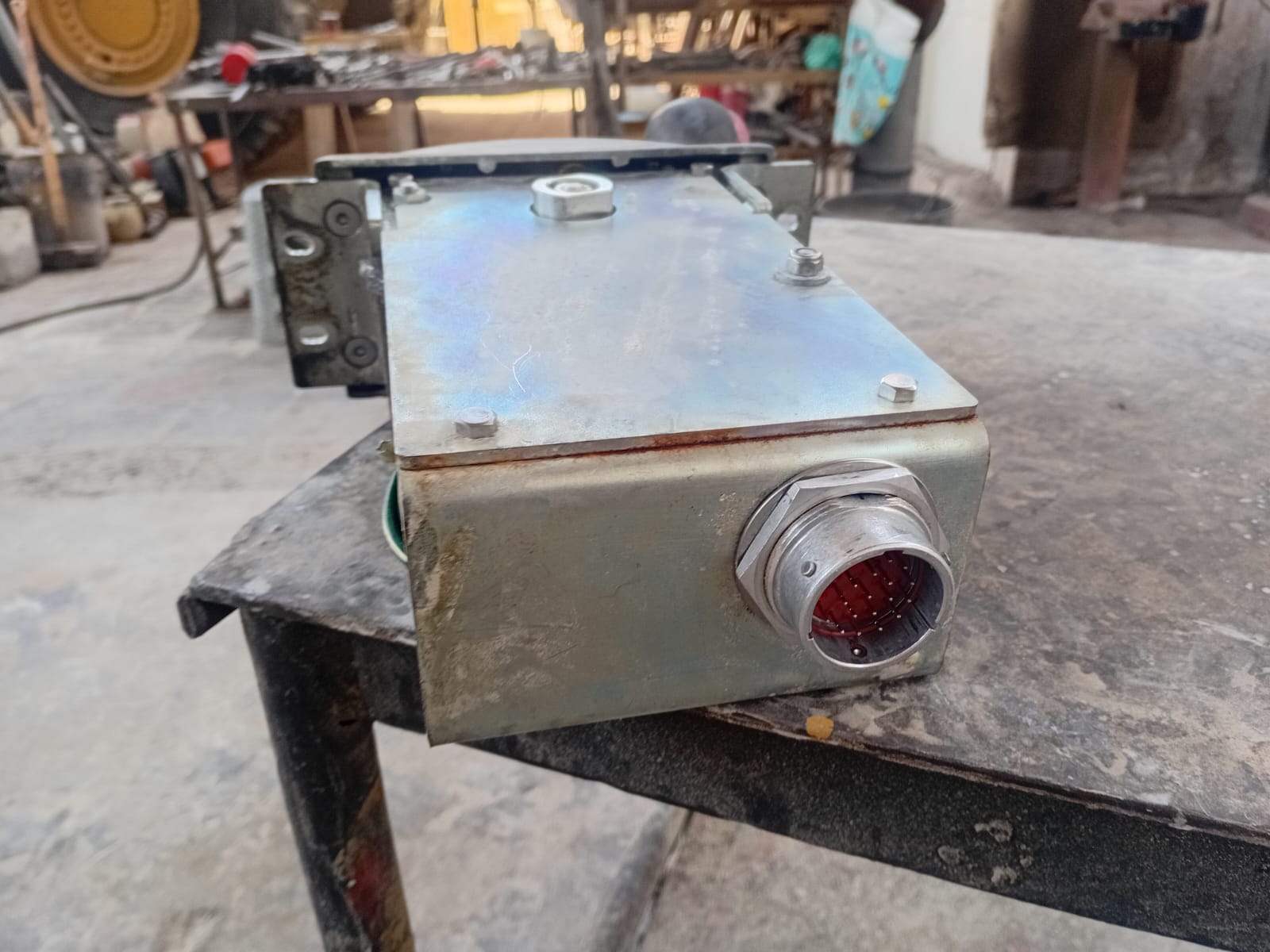 komatsu  GD705-5 shifter - OEM Heavy Equipment Parts Dubai UAE
